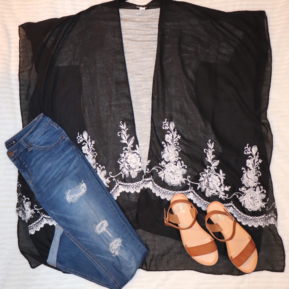 Black and white floral kimono